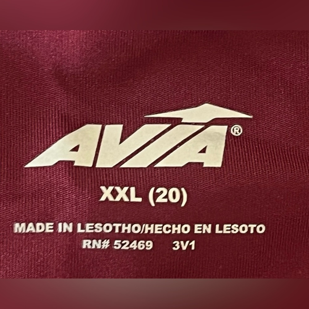 Avia Maroon Leggings with pockets.
Stretchy Design. NWT. Women’s size XXL - Picture 3 of 7